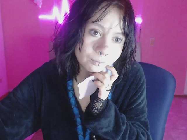 violetdreams-1 live cam on BongaCams
