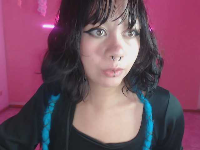 violetdreams-1 live cam on BongaCams