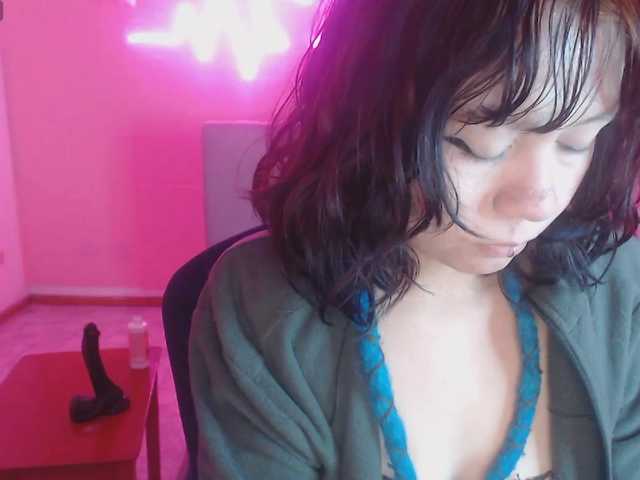 violetdreams-1 live cam on BongaCams