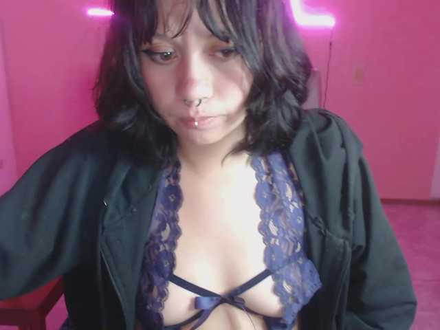 violetdreams-1 live cam on BongaCams