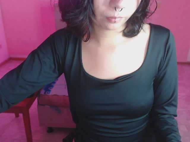 violetdreams-1 live cam on BongaCams