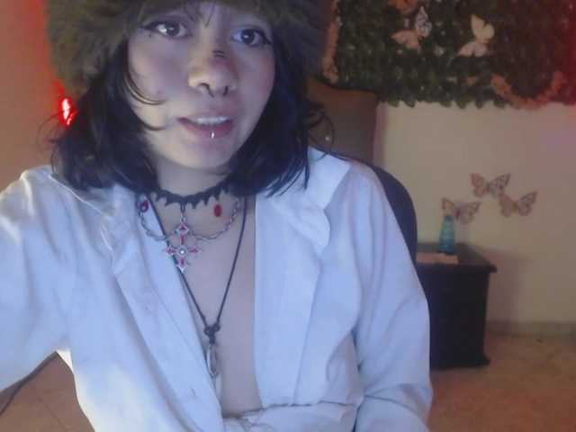 violetdreams-1 live cam on BongaCams