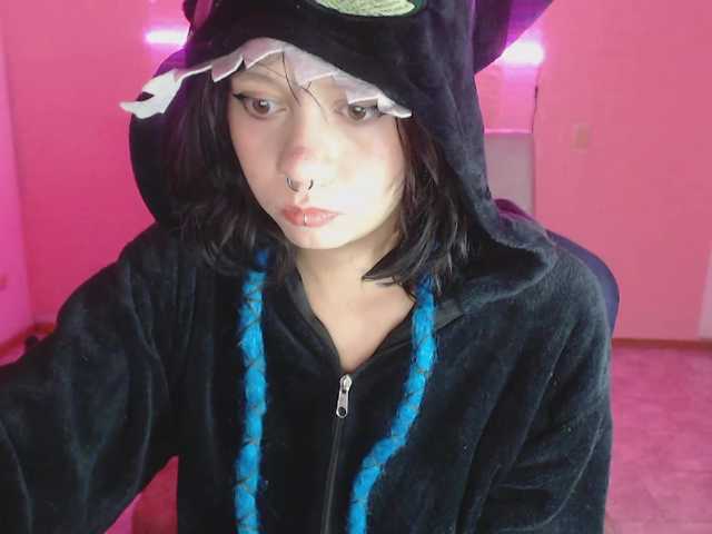 violetdreams-1 live cam on BongaCams