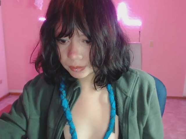 violetdreams-1 live cam on BongaCams