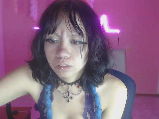 violetdreams-1 live cam on BongaCams