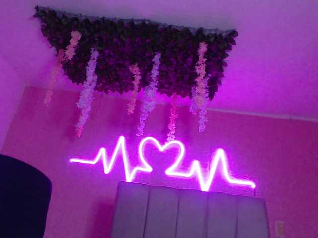 violetdreams-1 live cam on BongaCams