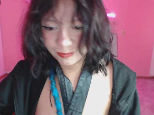 violetdreams-1 live cam on BongaCams
