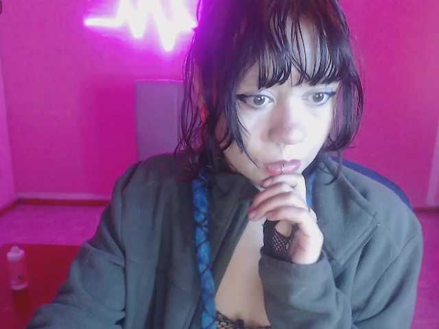 violetdreams-1 live cam on BongaCams