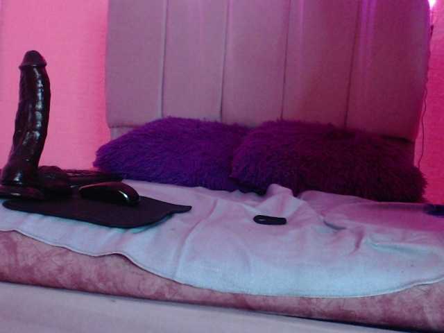 violetdreams-1 live cam on BongaCams