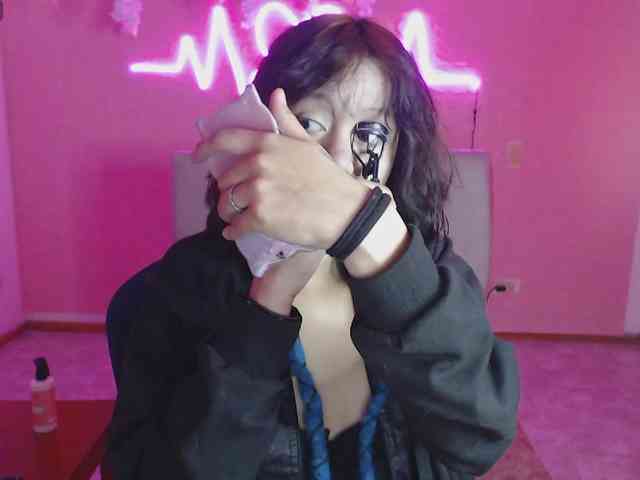 violetdreams-1's live room