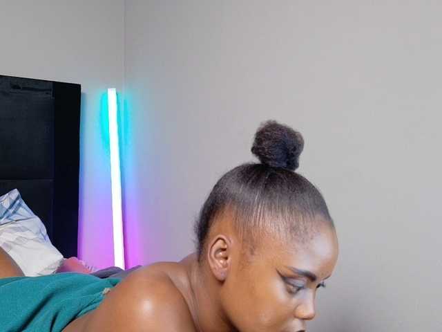 SavageTyra live cam on BongaCams