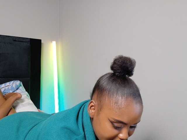 SavageTyra live cam on BongaCams