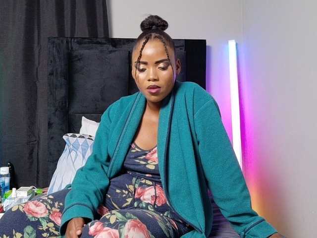 SavageTyra live webcam show