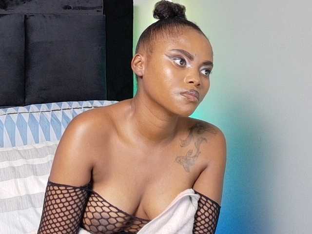 SavageTyra live cam on BongaCams