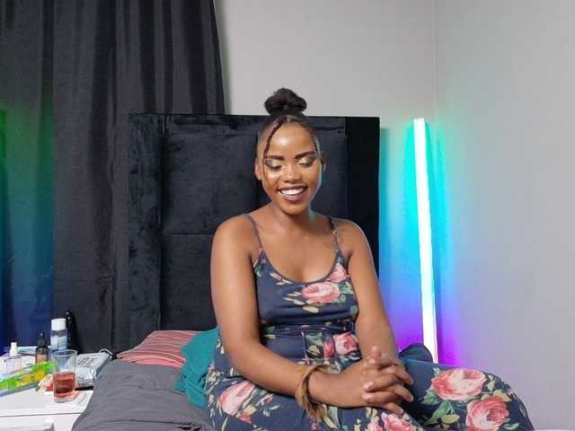 SavageTyra live cam on BongaCams