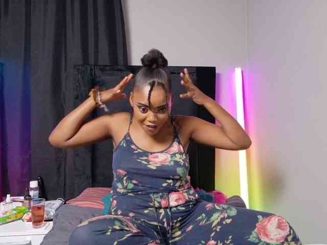 SavageTyra webcam