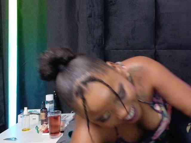SavageTyra webcam