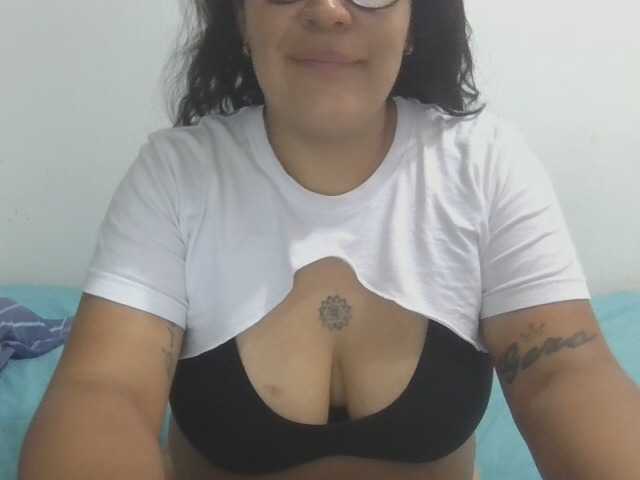 Lola-fire69 live cam on BongaCams