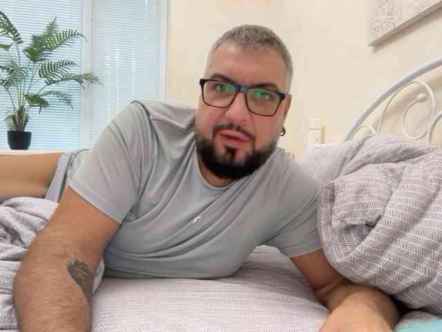 Bear-BE Live Webcam on BongaCams