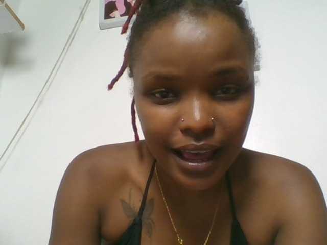 PrettyBlackpearl live cam on BongaCams