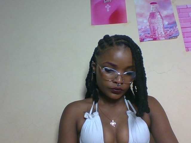 PrettyBlackpearl live cam on BongaCams