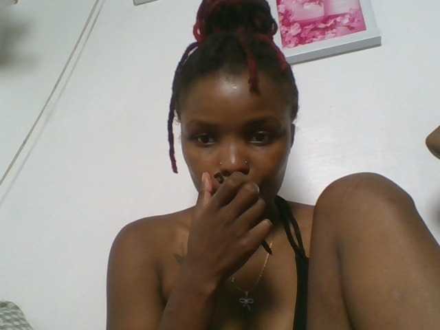 PrettyBlackpearl live cam on BongaCams
