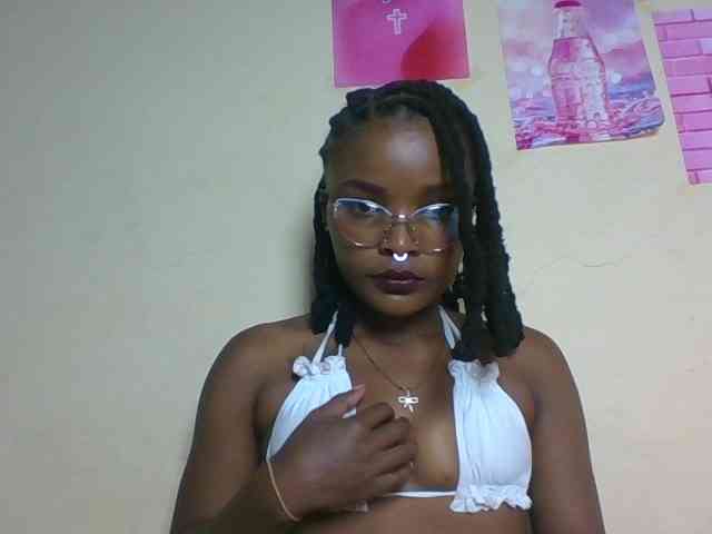 PrettyBlackpearl webcam
