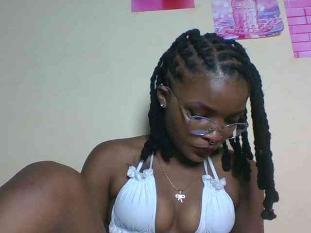 PrettyBlackpearl webcam