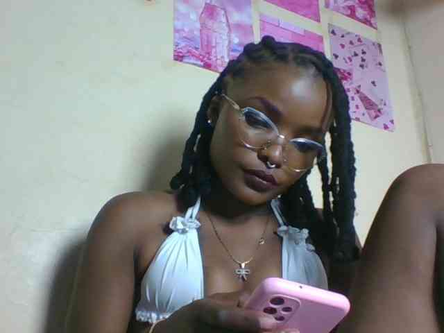 PrettyBlackpearl webcam