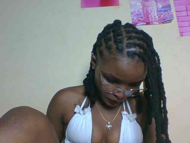 PrettyBlackpearl webcam