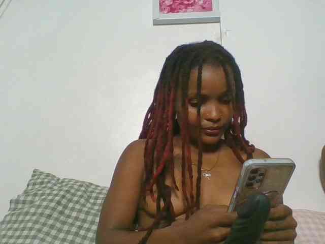 PrettyBlackpearl webcam