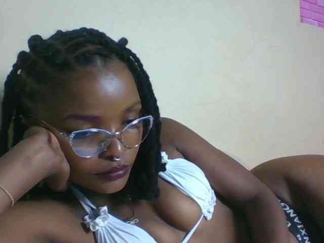 PrettyBlackpearl webcam