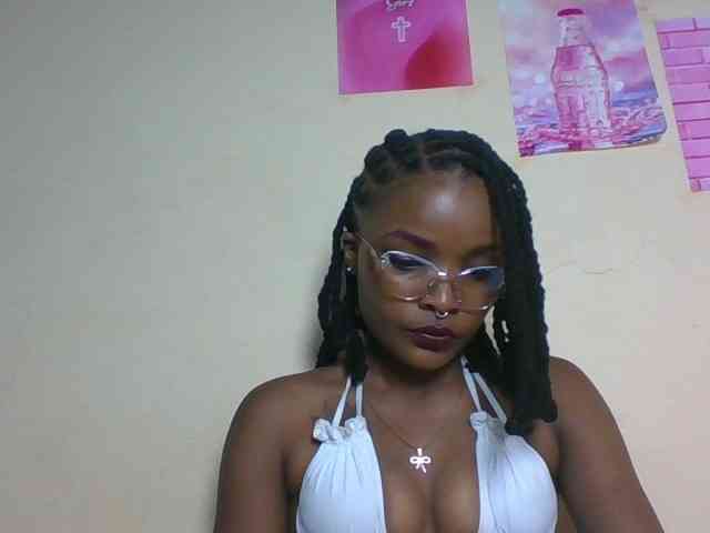 PrettyBlackpearl webcam