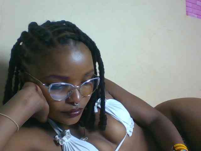 PrettyBlackpearl webcam