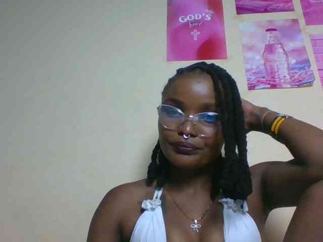 PrettyBlackpearl webcam