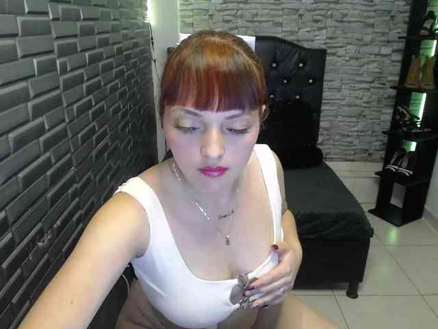 kloe-owen Live Webcam on BongaCams