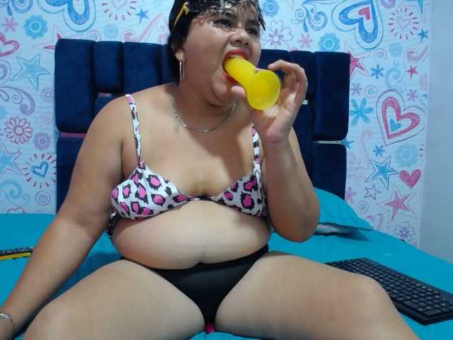Brithany-adams live cam on BongaCams