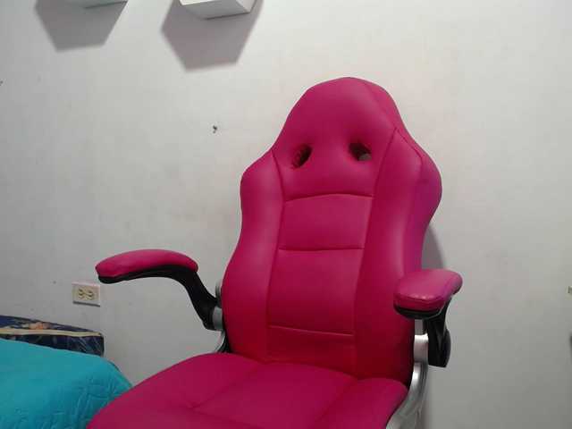 Brithany-adams live cam on BongaCams