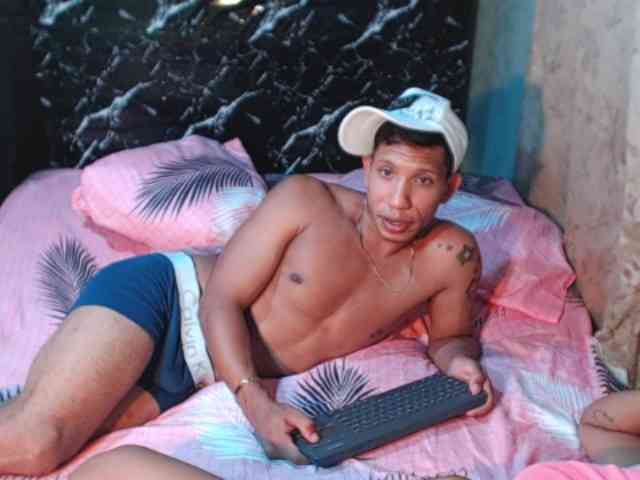 VeroThiago Sex Cam Show