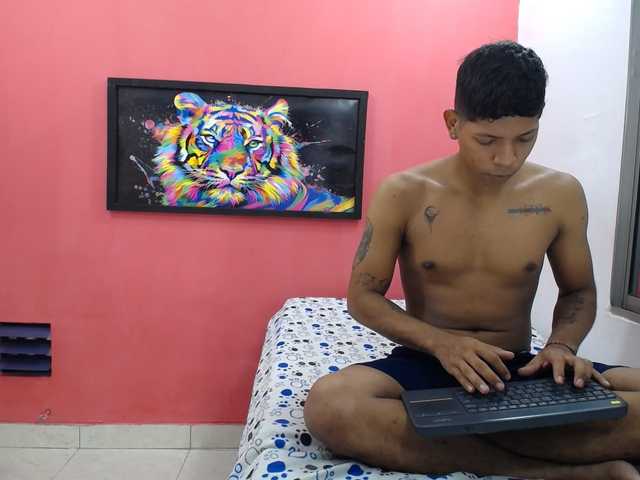 latinosninfomanos