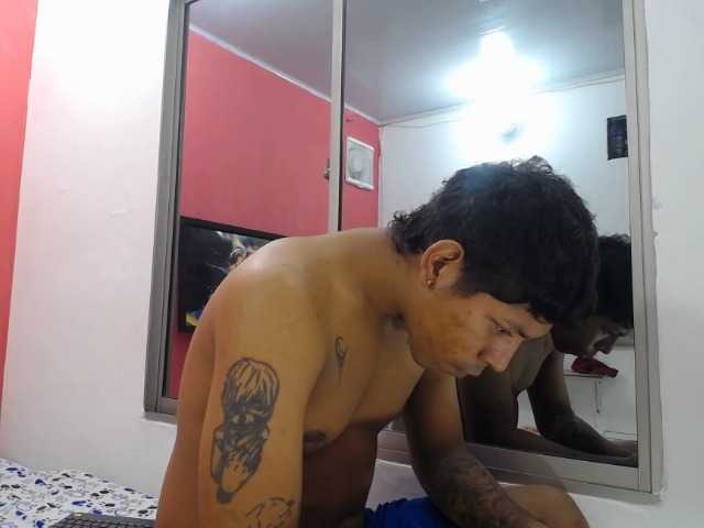 latinosninfomanos live cam preview