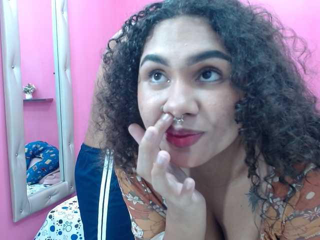 latinosninfomanos live cam on BongaCams