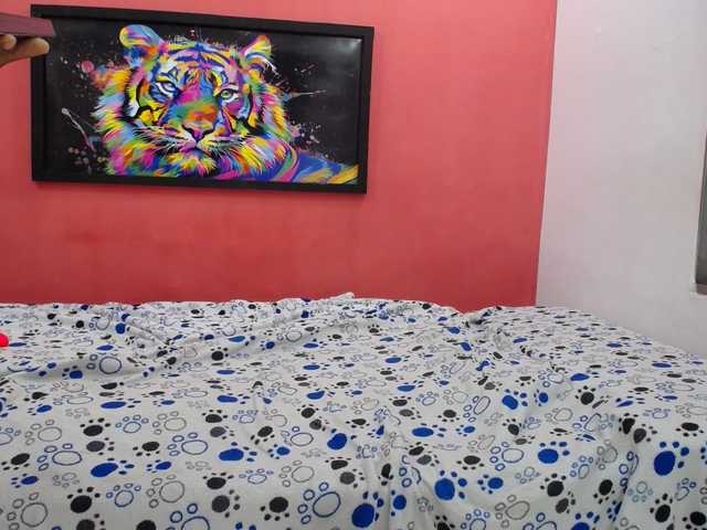latinosninfomanos live cam on BongaCams