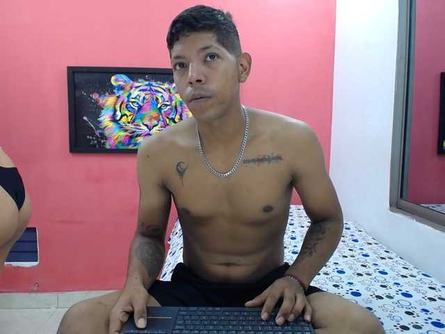 latinosninfomanos live cam on BongaCams