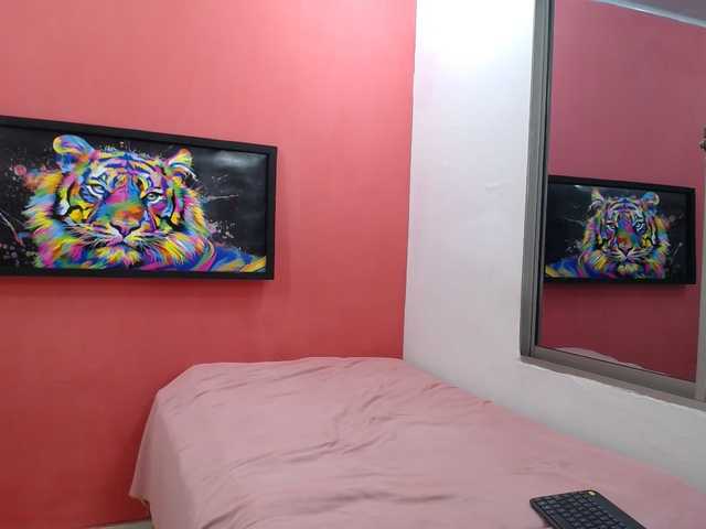 latinosninfomanos live cam on BongaCams