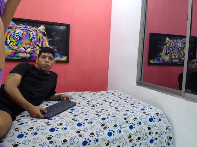 latinosninfomanos live cam on BongaCams