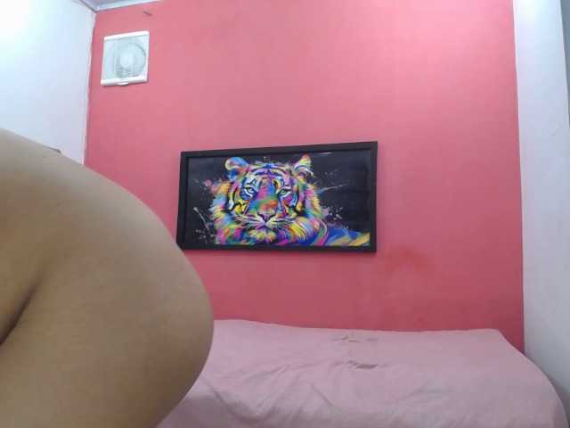 latinosninfomanos live cam on BongaCams