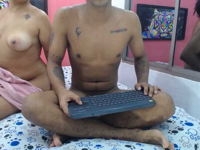 latinosninfomanos live cam on BongaCams