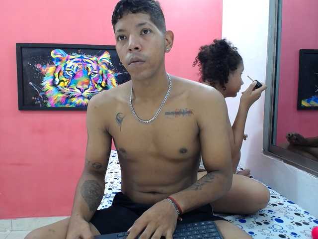 latinosninfomanos live cam on BongaCams