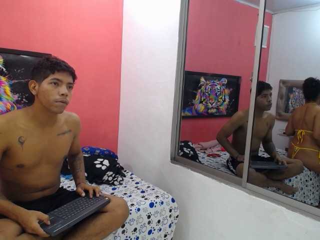 latinosninfomanos live webcam show